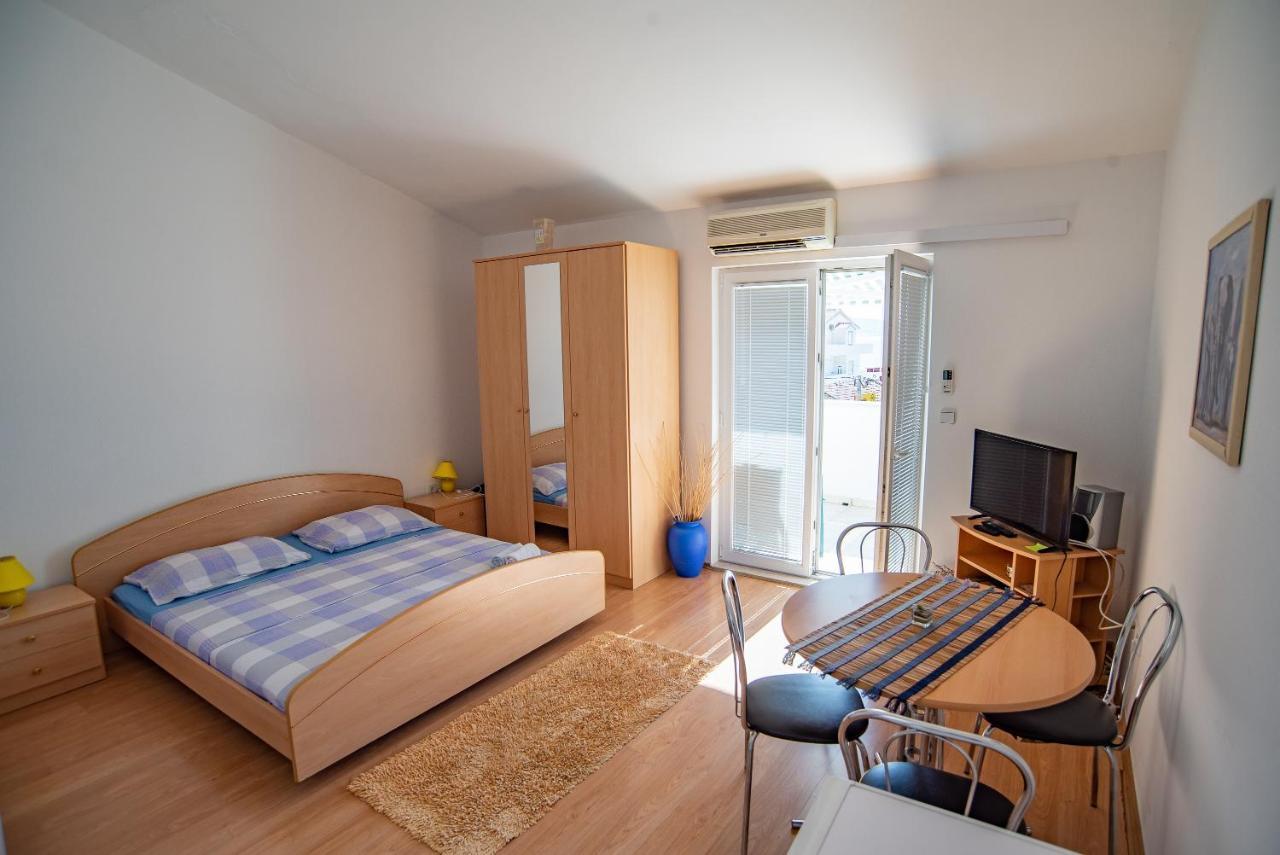 Apartments By The Sea Sumpetar, Omis - 2808 Exterior foto