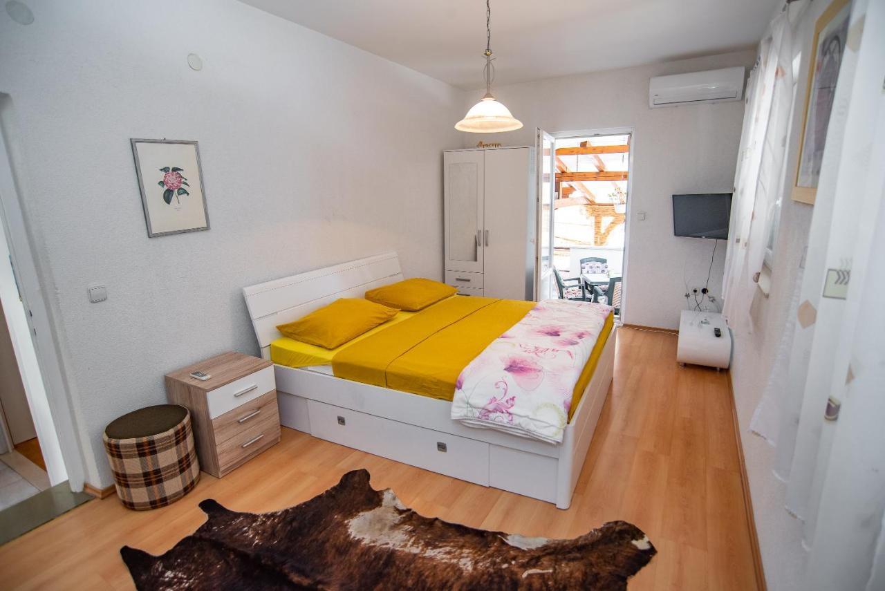 Apartments By The Sea Sumpetar, Omis - 2808 Exterior foto